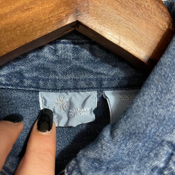 Vintage Women's Button Up Christmas Tree Present Embroidered Denim Shirt Medium - Picture 2 of 6